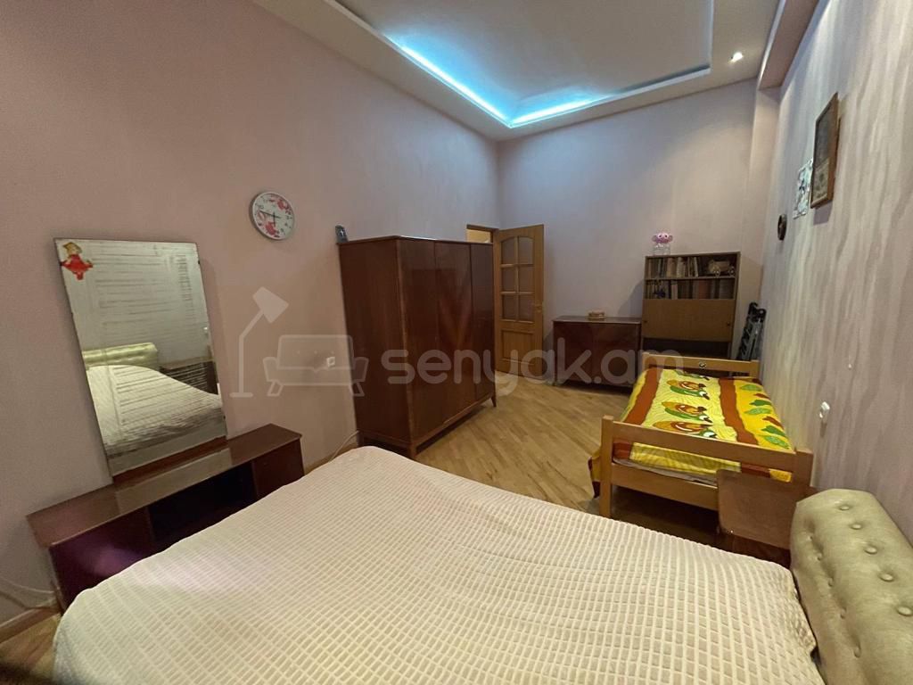 3 Սենյականոց Բնակարան Քարե Շենքում, 75քմ, 1/5 հարկ, Կապիտալ Վերանորոգված, Կահավորված, Արևկող