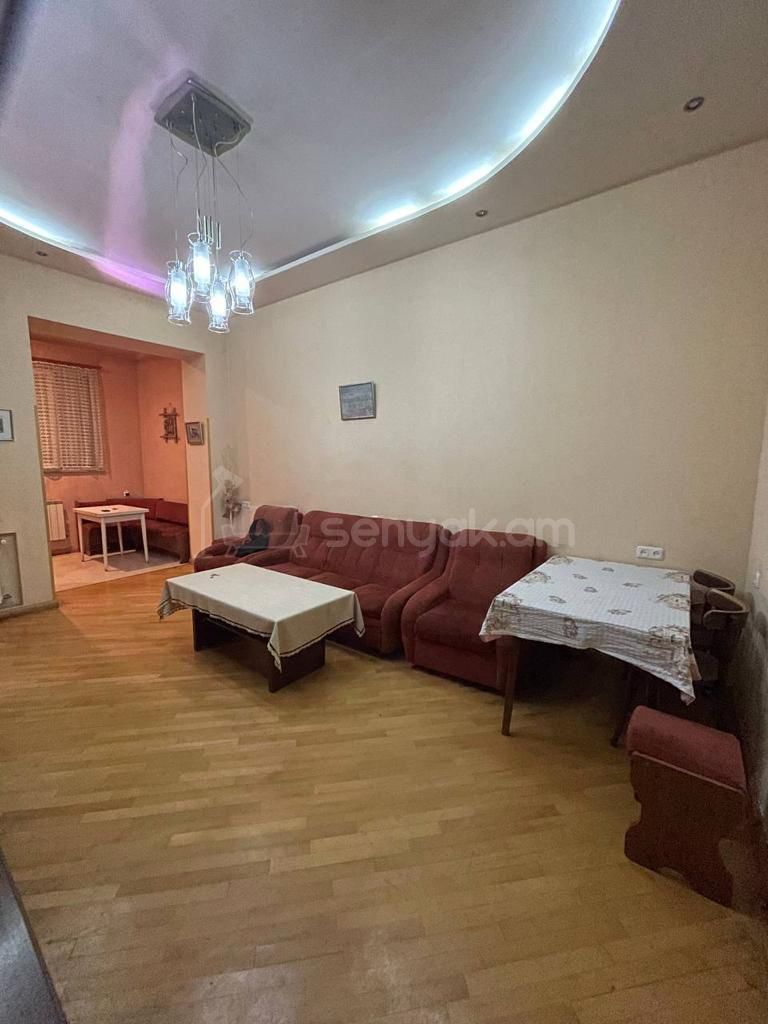 3 Սենյականոց Բնակարան Քարե Շենքում, 75քմ, 1/5 հարկ, Կապիտալ Վերանորոգված, Կահավորված, Արևկող