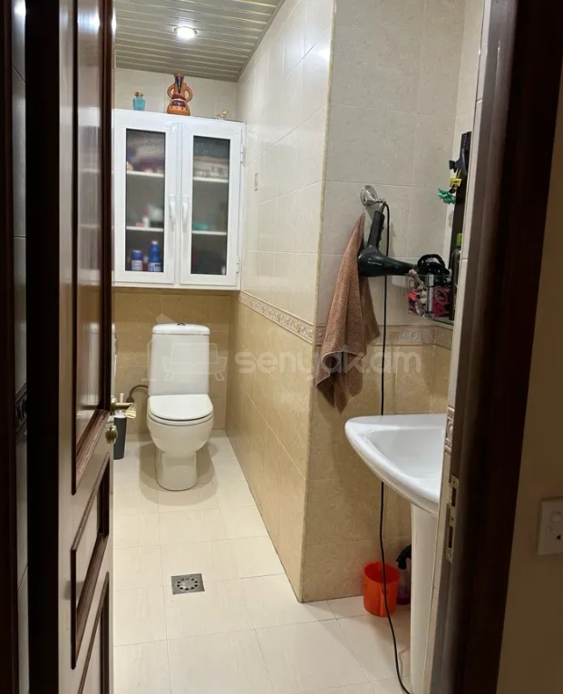 3 Սենյականոց Բնակարան Քարե Շենքում, 111քմ, 5/5 հարկ, Կապիտալ Վերանորոգված