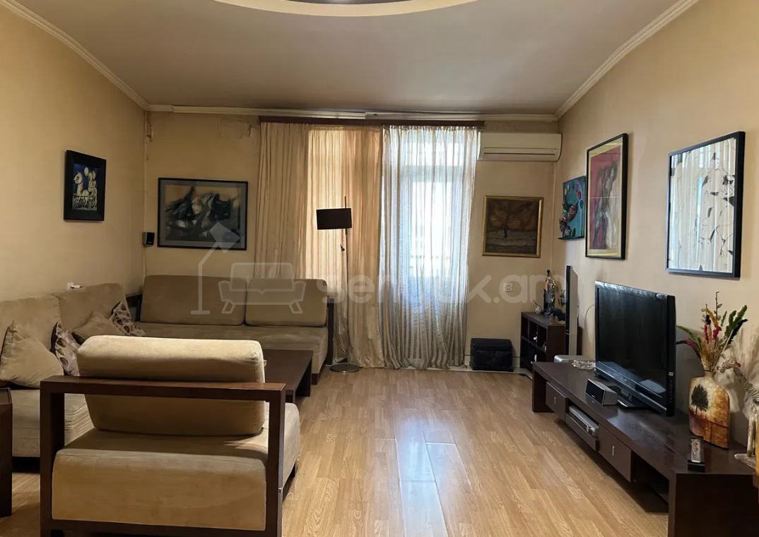 3 Սենյականոց Բնակարան Քարե Շենքում, 111քմ, 5/5 հարկ, Կապիտալ Վերանորոգված