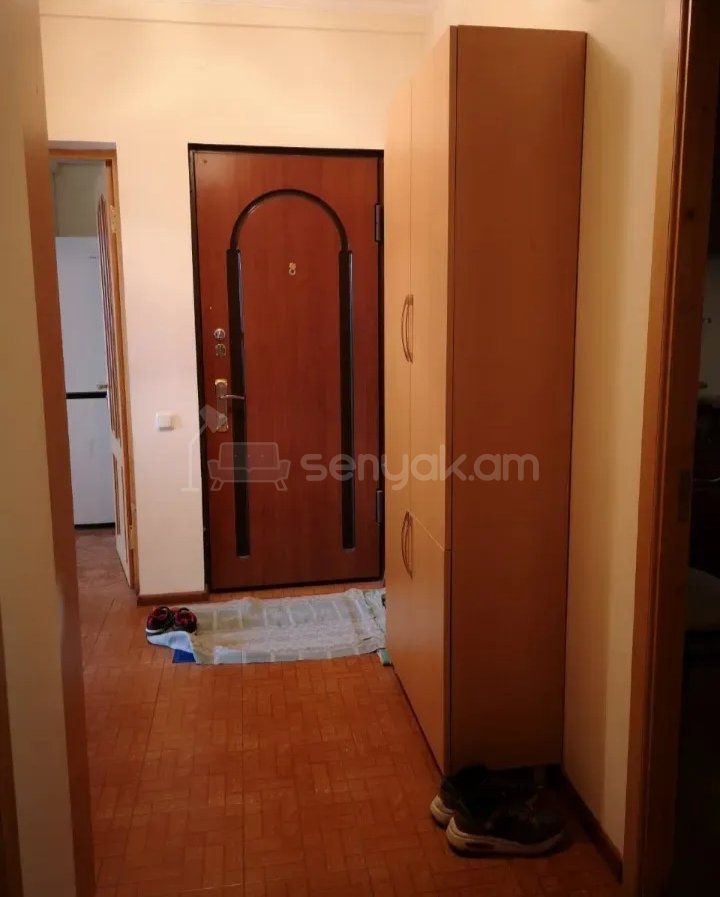 3 Սենյականոց Բնակարան Քարե Շենքում, 80քմ, 7/9 հարկ, Նորմալ Վիճակում, Կահավորված