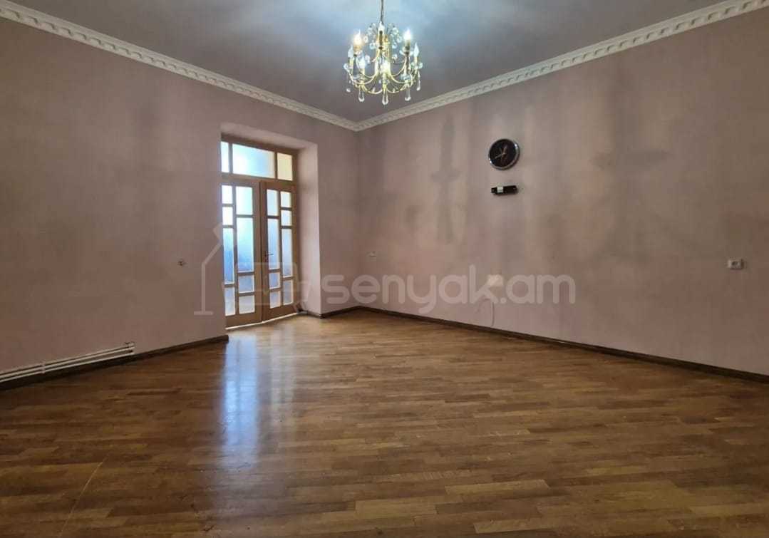 3 Սենյականոց Բնակարան Քարե Շենքում, 79քմ, 4/5 հարկ, Կոսմետիկ Վերանորոգված