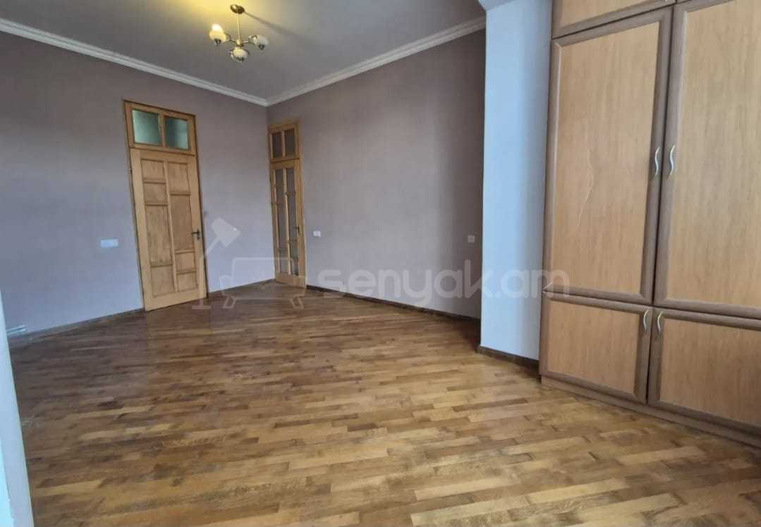 3 Սենյականոց Բնակարան Քարե Շենքում, 79քմ, 4/5 հարկ, Կոսմետիկ Վերանորոգված