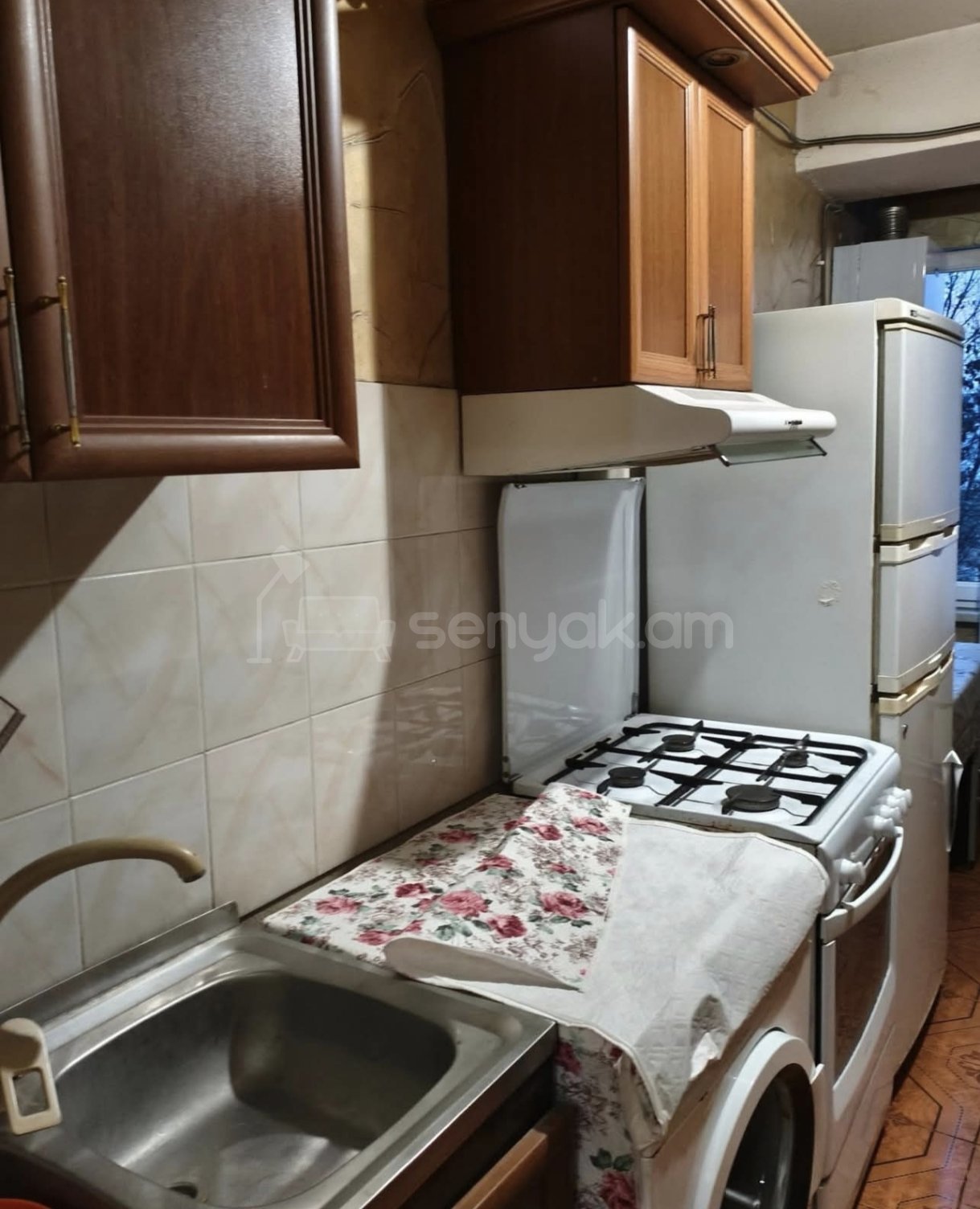 3 Սենյականոց Բնակարան, 76քմ, 6/9 հարկ, Նորմալ Վիճակում, Կահավորված, Արևկող