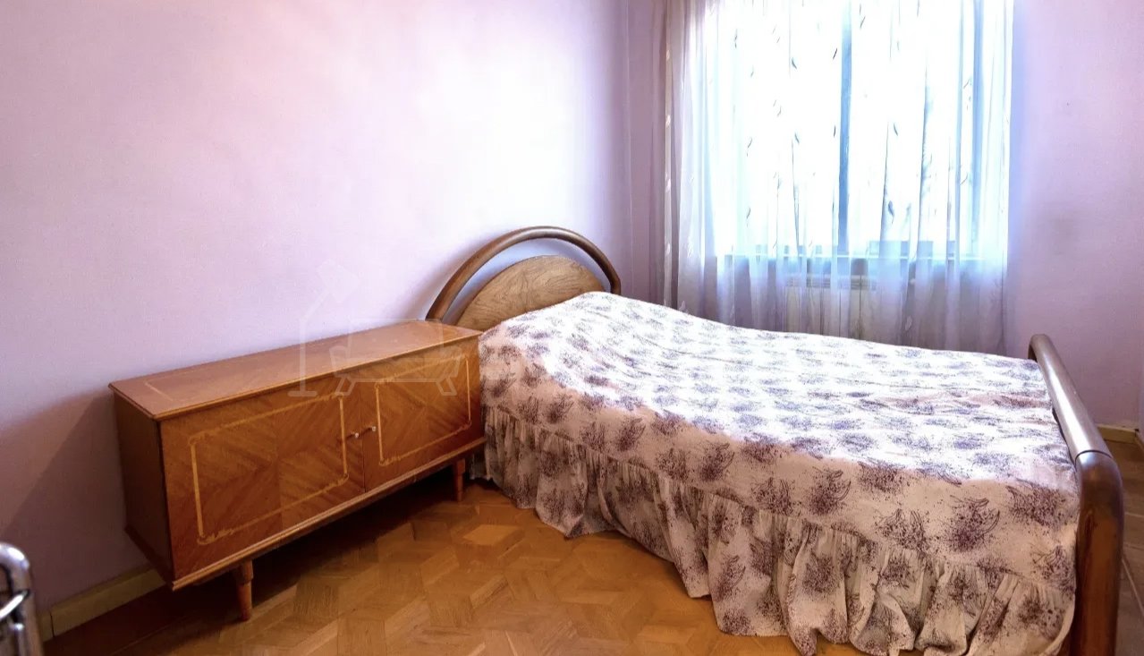 3 Սենյականոց Բնակարան Քարե Շենքում, 78քմ, 5/5 հարկ, Կապիտալ Վերանորոգված, Կահավորված