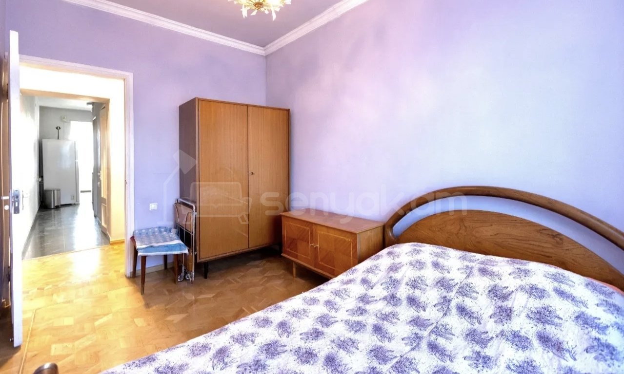 3 Սենյականոց Բնակարան Քարե Շենքում, 78քմ, 5/5 հարկ, Կապիտալ Վերանորոգված, Կահավորված