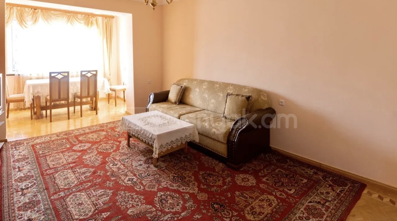 3 Սենյականոց Բնակարան Քարե Շենքում, 78քմ, 5/5 հարկ, Կապիտալ Վերանորոգված, Կահավորված