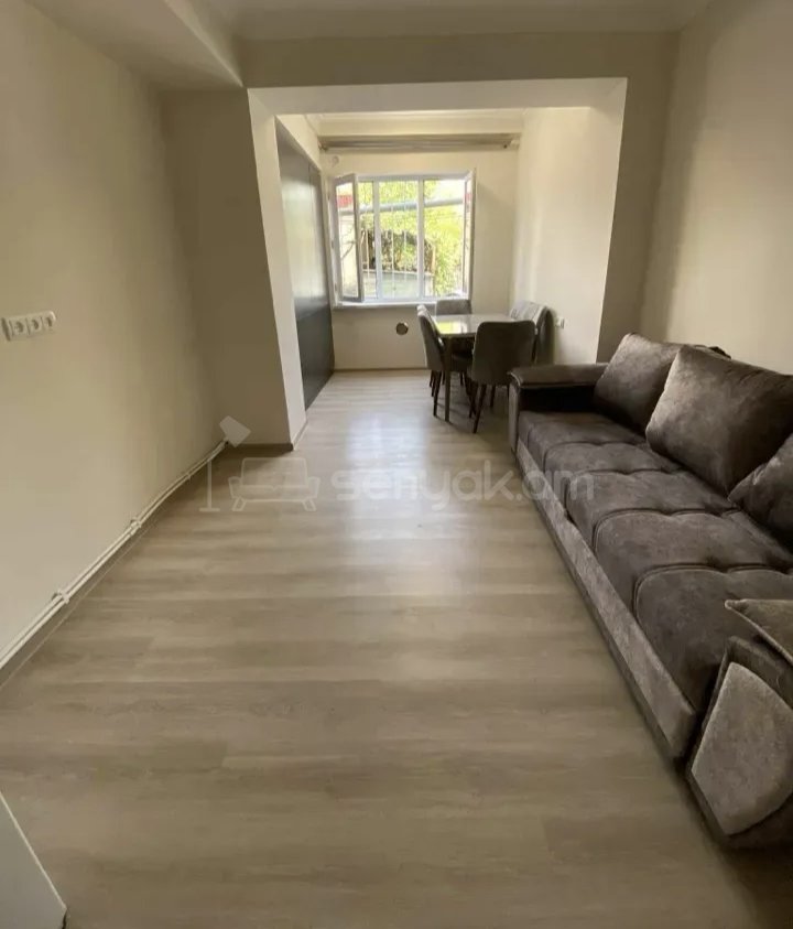 2 Սենյականոց Բնակարան Քարե Շենքում, 46քմ, 1/9 հարկ, Նորմալ Վիճակում, Կահավորված