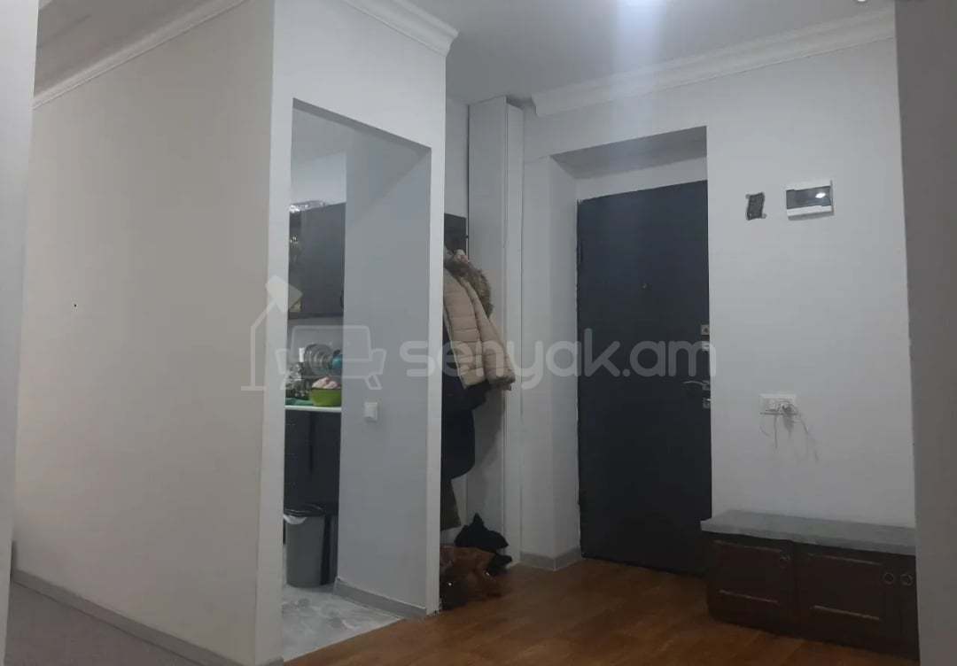 3 Սենյականոց Բնակարան Քարե Շենքում, 75քմ, 4/5 հարկ, Դիզայներական Վերանորոգված