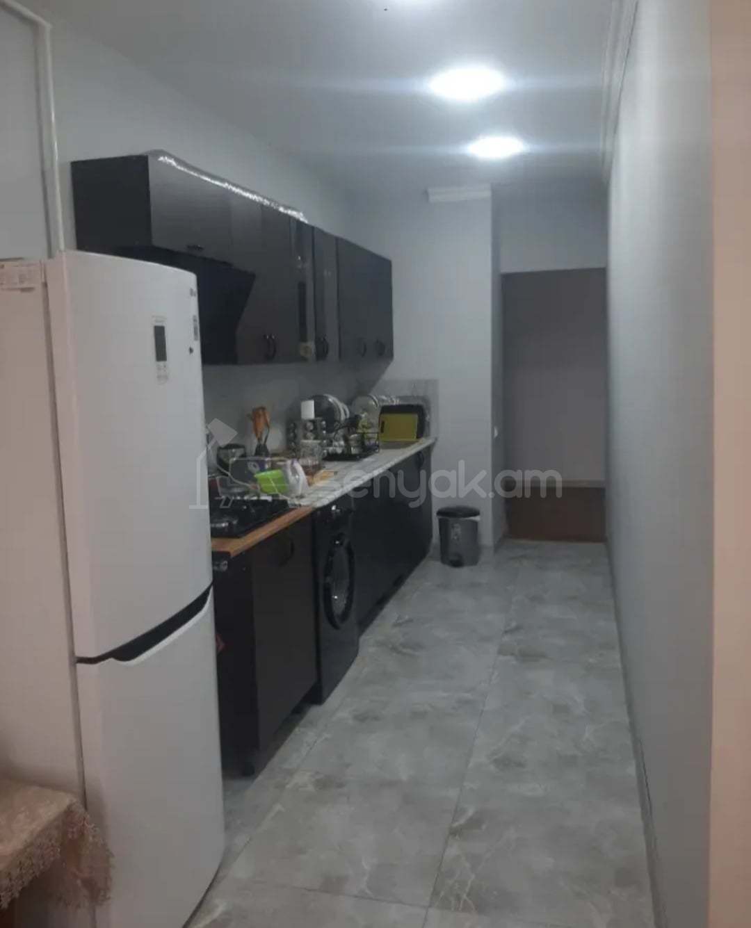 3 Սենյականոց Բնակարան Քարե Շենքում, 75քմ, 4/5 հարկ, Դիզայներական Վերանորոգված