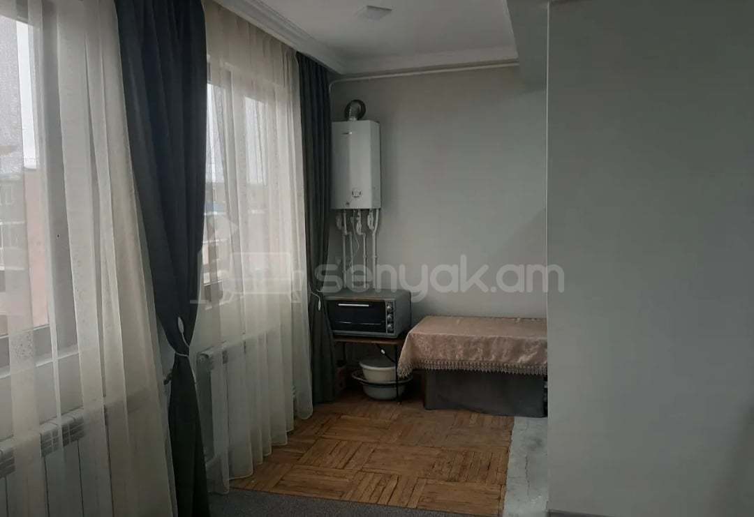 3 Սենյականոց Բնակարան Քարե Շենքում, 75քմ, 4/5 հարկ, Դիզայներական Վերանորոգված