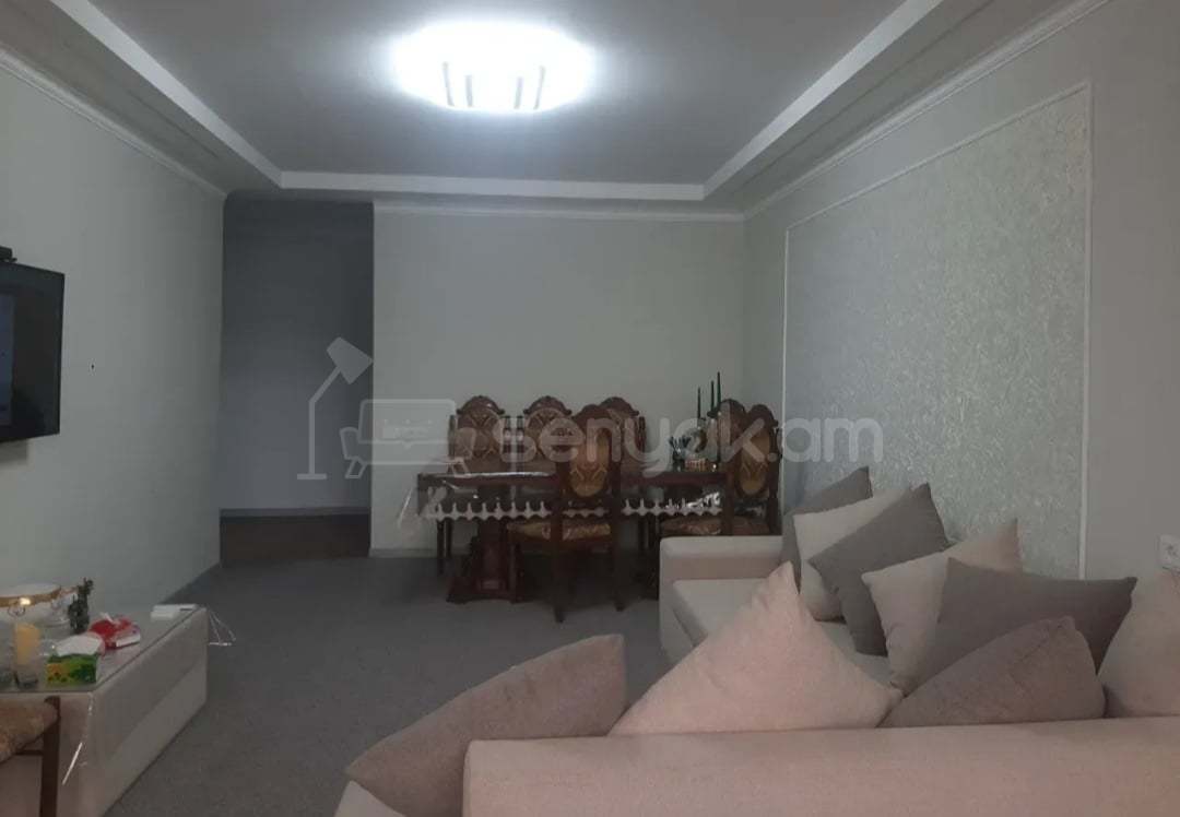 3 Սենյականոց Բնակարան Քարե Շենքում, 75քմ, 4/5 հարկ, Դիզայներական Վերանորոգված