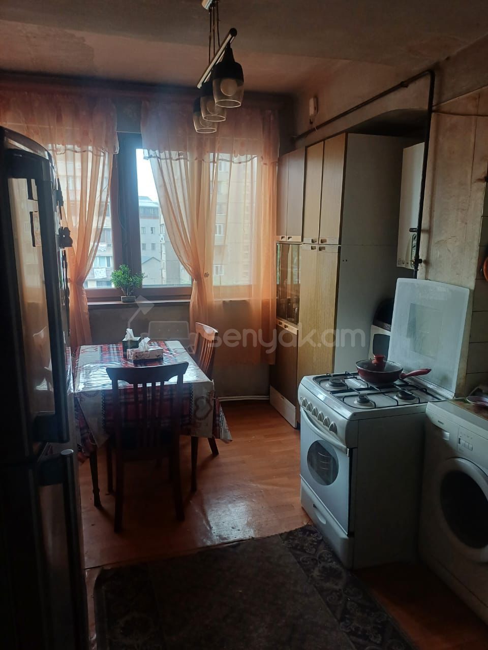 2 Սենյականոց Բնակարան Քարե Շենքում, 75քմ, 5/9 հարկ, Նորմալ Վիճակում, Կահավորված