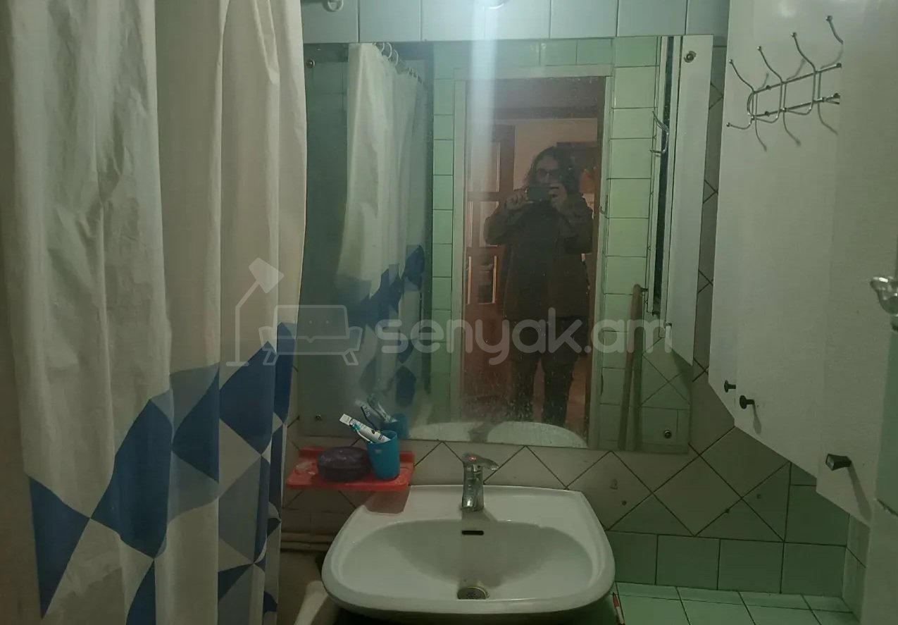 1 Սենյականոց Բնակարան, 43քմ, 8/9 հարկ, Պետական Վիճակում