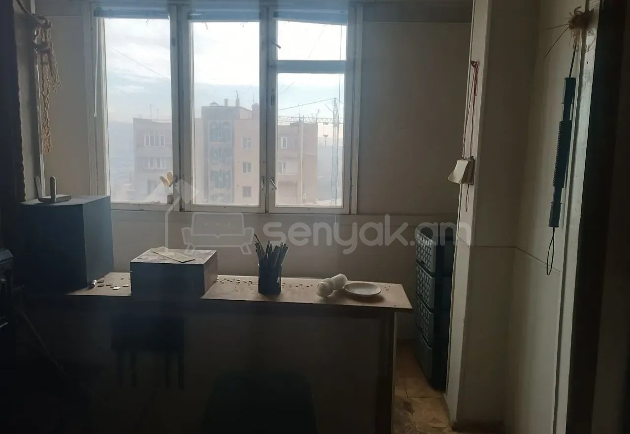 1 Սենյականոց Բնակարան, 43քմ, 8/9 հարկ, Պետական Վիճակում