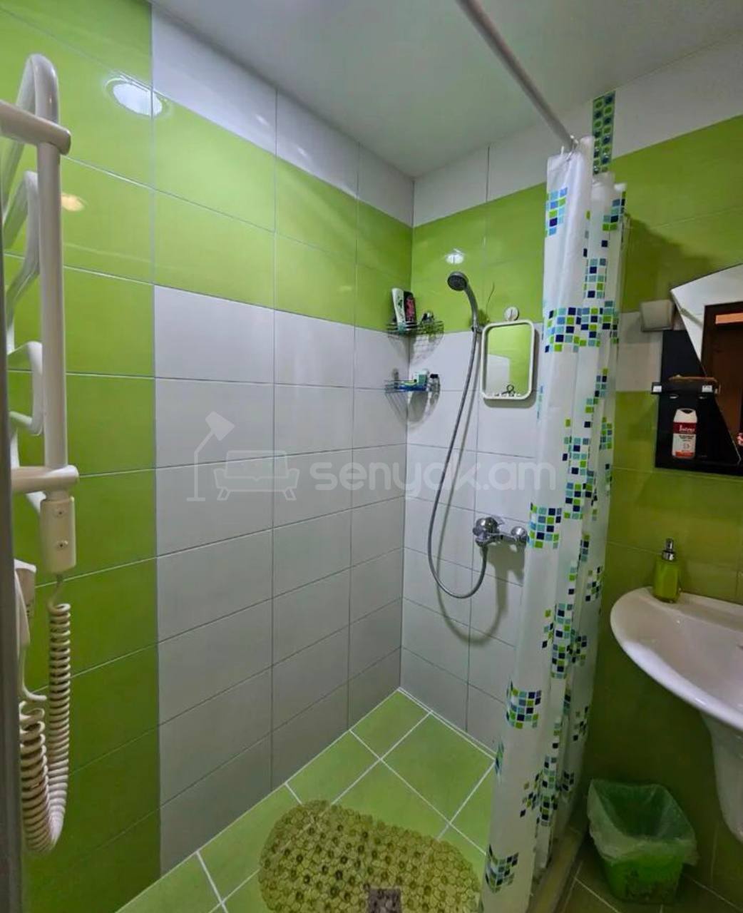 3 Սենյականոց Բնակարան Քարե Շենքում, 60քմ, 2/5 հարկ, Կապիտալ Վերանորոգված, Կահավորված, Արևկող