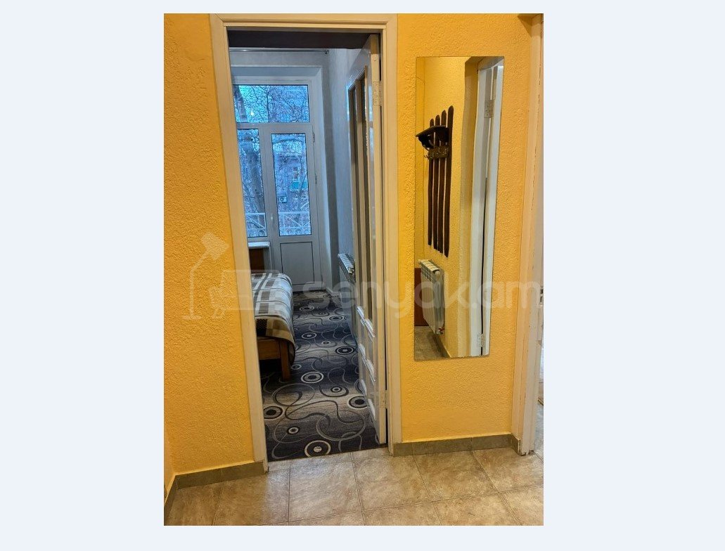 2 Սենյականոց Բնակարան Քարե Շենքում, 40քմ, 4/5 հարկ, Կապիտալ Վերանորոգված, Կահավորված