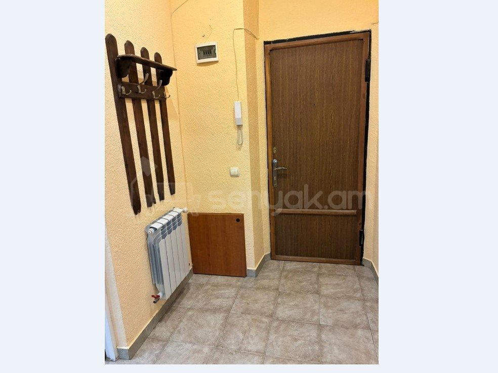 2 Սենյականոց Բնակարան Քարե Շենքում, 40քմ, 4/5 հարկ, Կապիտալ Վերանորոգված, Կահավորված