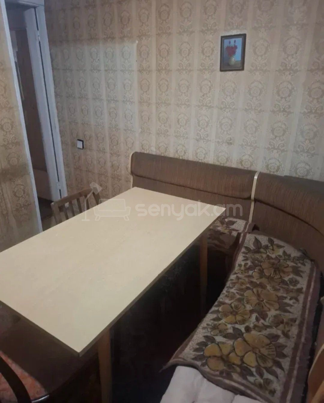 2 Սենյականոց Բնակարան Քարե Շենքում, 48քմ, 3/5 հարկ, Նորմալ Վիճակում, Կահավորված, Արևկող