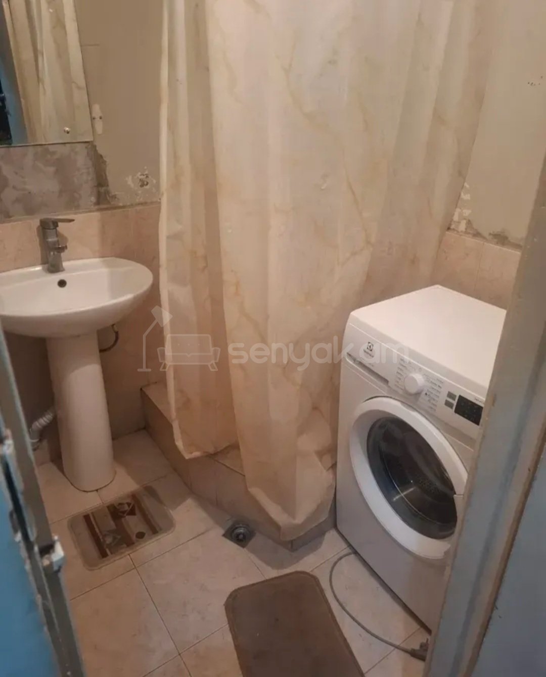 2 Սենյականոց Բնակարան Քարե Շենքում, 48քմ, 3/5 հարկ, Նորմալ Վիճակում, Կահավորված, Արևկող