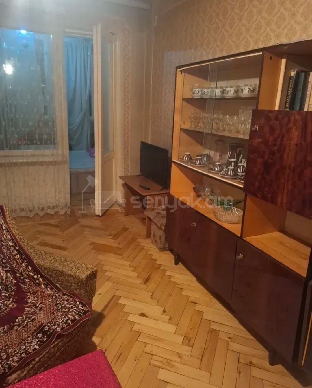 2 Սենյականոց Բնակարան Քարե Շենքում, 48քմ, 3/5 հարկ, Նորմալ Վիճակում, Կահավորված, Արևկող