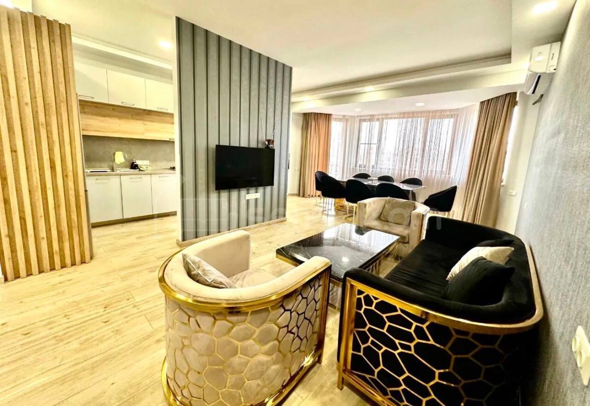 3 Սենյականոց Բնակարան Նորակառույցում, 101քմ, 11/11 հարկ, Դիզայներական Վերանորոգված, Կահավորված, Արևկող