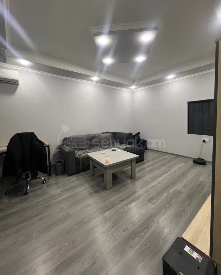 2 Սենյականոց Բնակարան Քարե Շենքում, 45քմ, 9/10 հարկ, Դիզայներական Վերանորոգված, Կահավորված