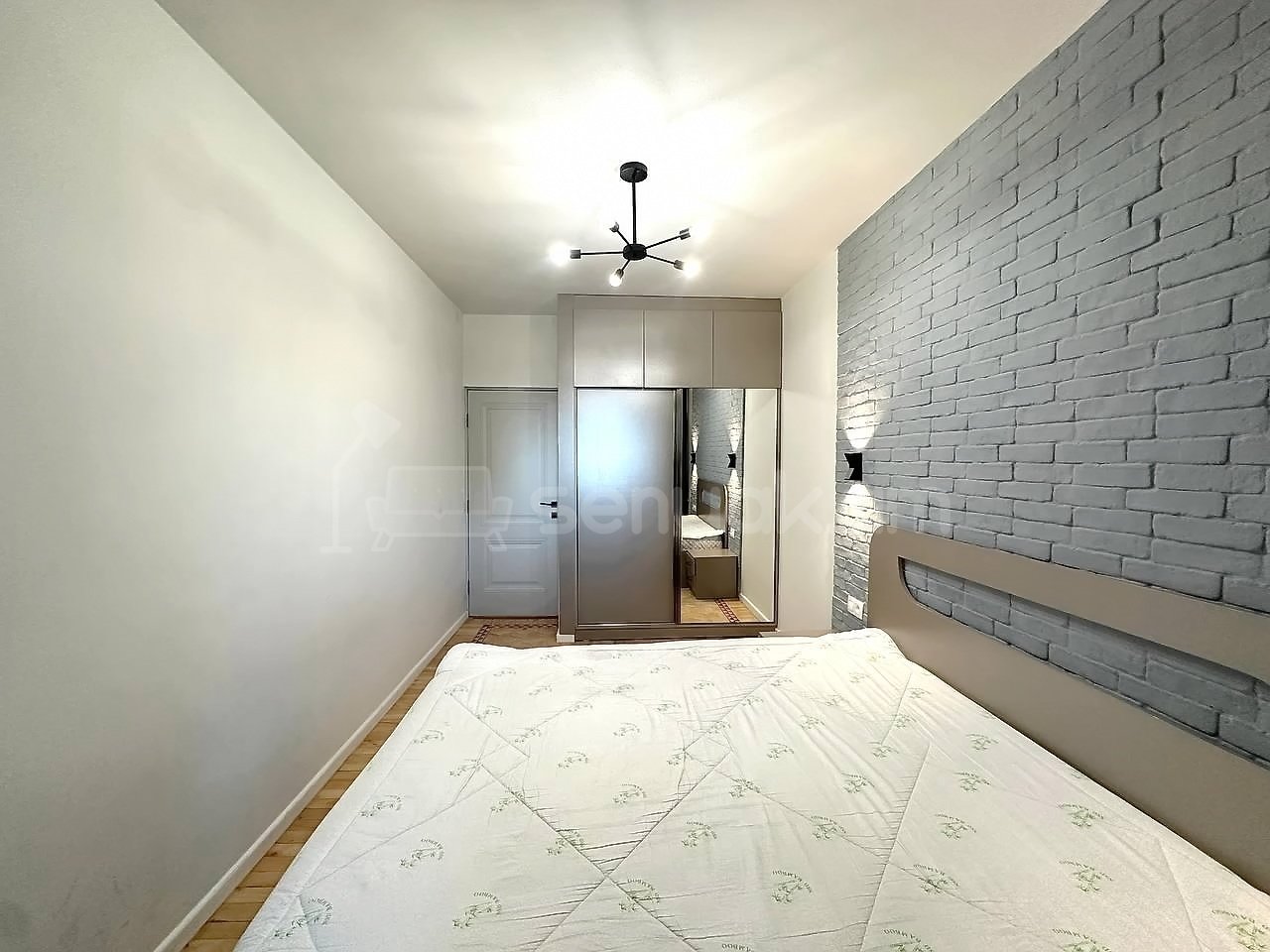 2 Սենյականոց Բնակարան Քարե Շենքում, 54քմ, 3/7 հարկ, Կապիտալ Վերանորոգված