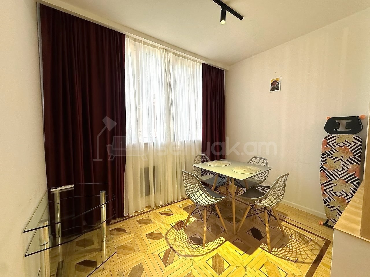 2 Սենյականոց Բնակարան Քարե Շենքում, 54քմ, 3/7 հարկ, Կապիտալ Վերանորոգված