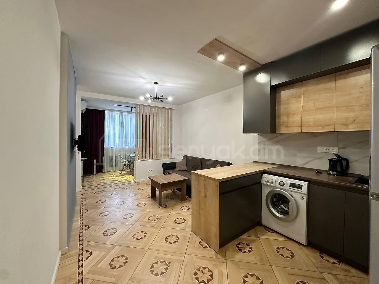 2 Սենյականոց Բնակարան Քարե Շենքում, 54քմ, 3/7 հարկ, Կապիտալ Վերանորոգված