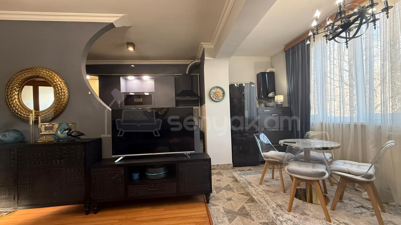 2 Սենյականոց Բնակարան Քարե Շենքում, 48քմ, 3/5 հարկ, Կապիտալ Վերանորոգված