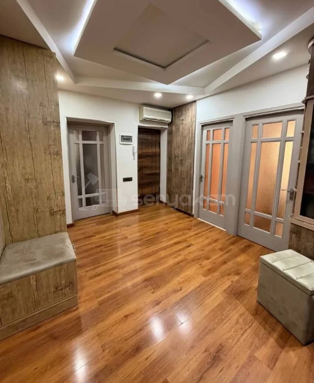 4 Սենյականոց Բնակարան Քարե Շենքում, 100քմ, 2/5 հարկ, Կապիտալ Վերանորոգված