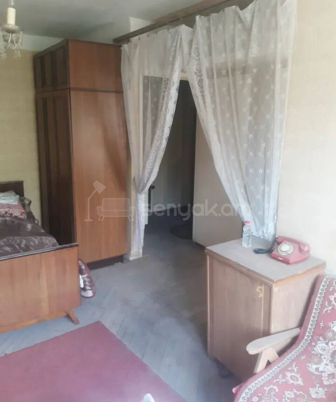 1 Սենյականոց Բնակարան Քարե Շենքում, 31քմ, 2/4 հարկ, Պետական Վիճակում