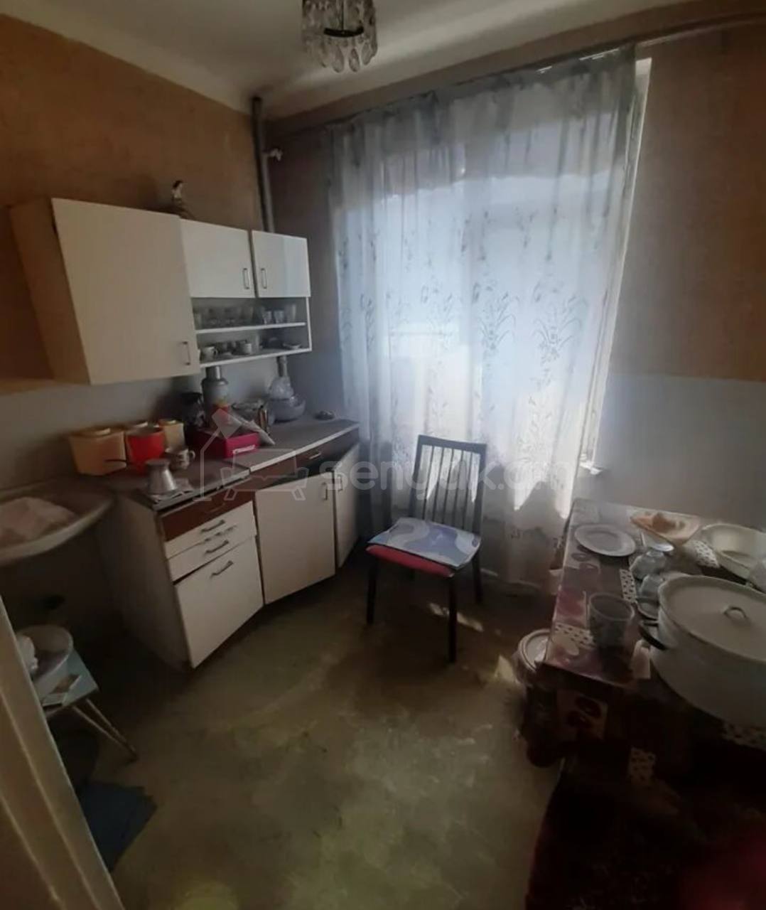 1 Սենյականոց Բնակարան Քարե Շենքում, 31քմ, 2/4 հարկ, Պետական Վիճակում