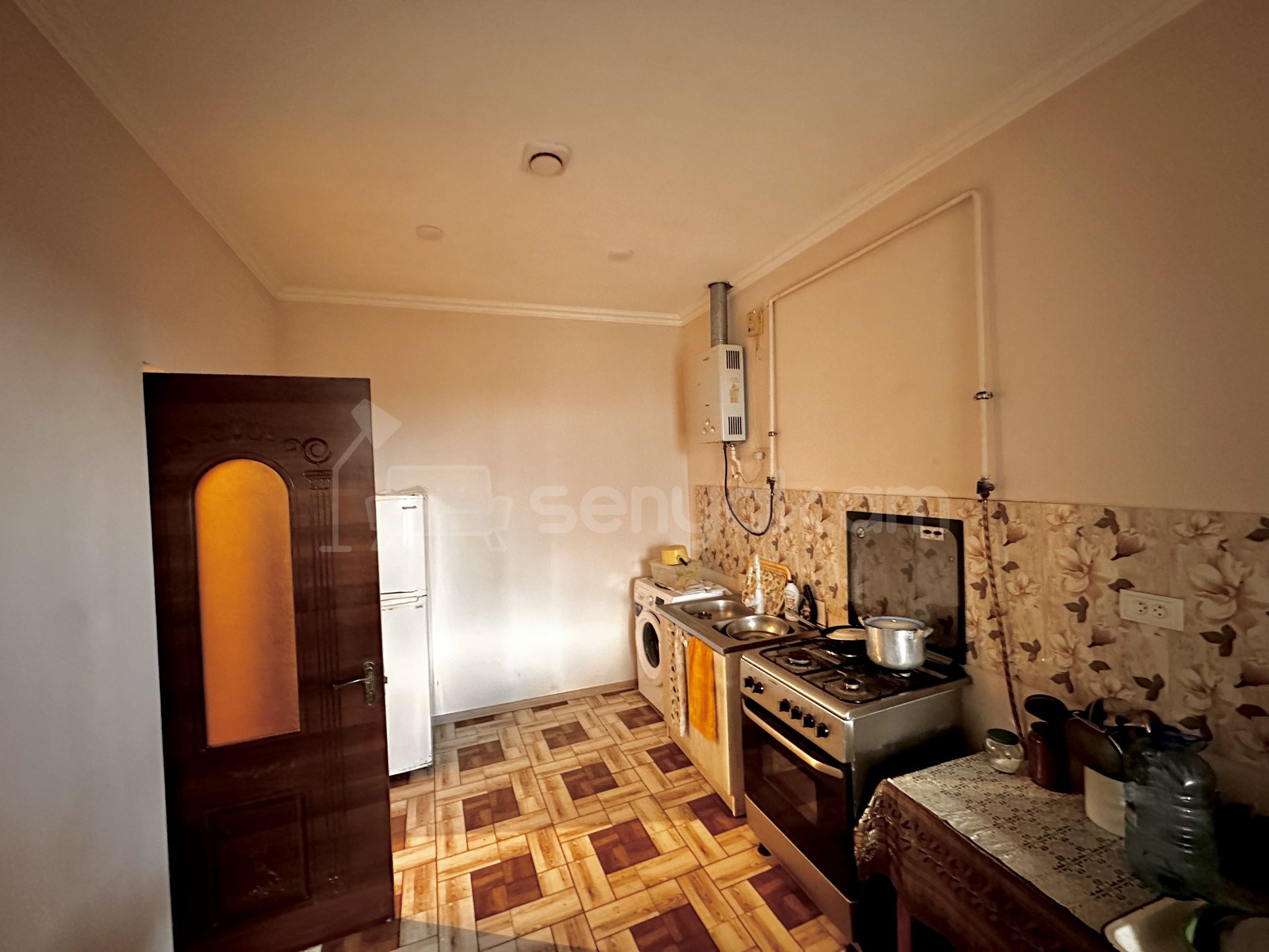 Ազատ նախագծով Սեփական Տուն, 230քմ, Կոսմետիկ Վերանորոգված, Ավտոտնակով