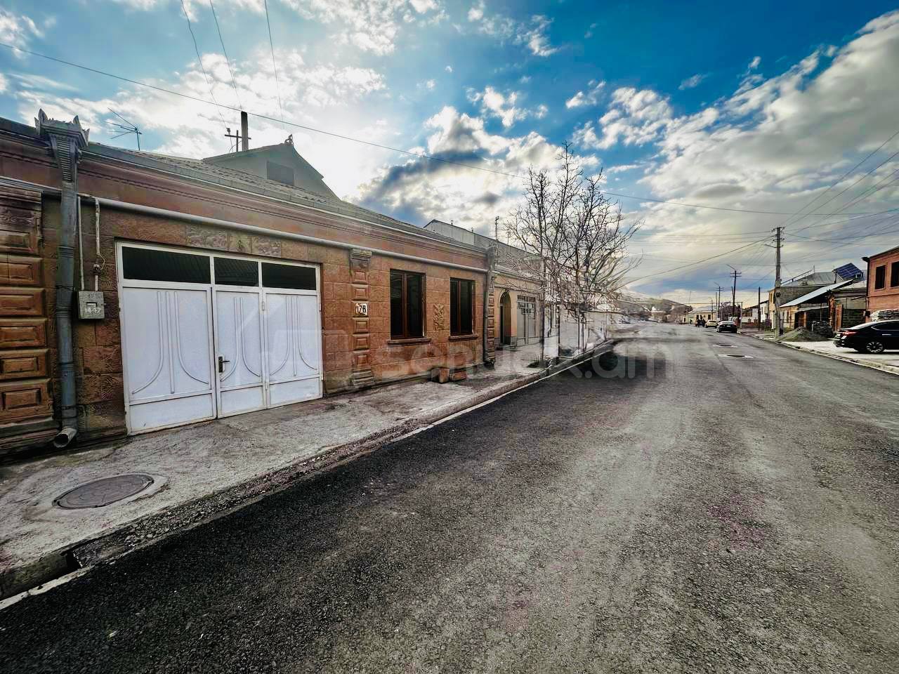 Ազատ նախագծով Սեփական Տուն, 230քմ, Կոսմետիկ Վերանորոգված, Ավտոտնակով