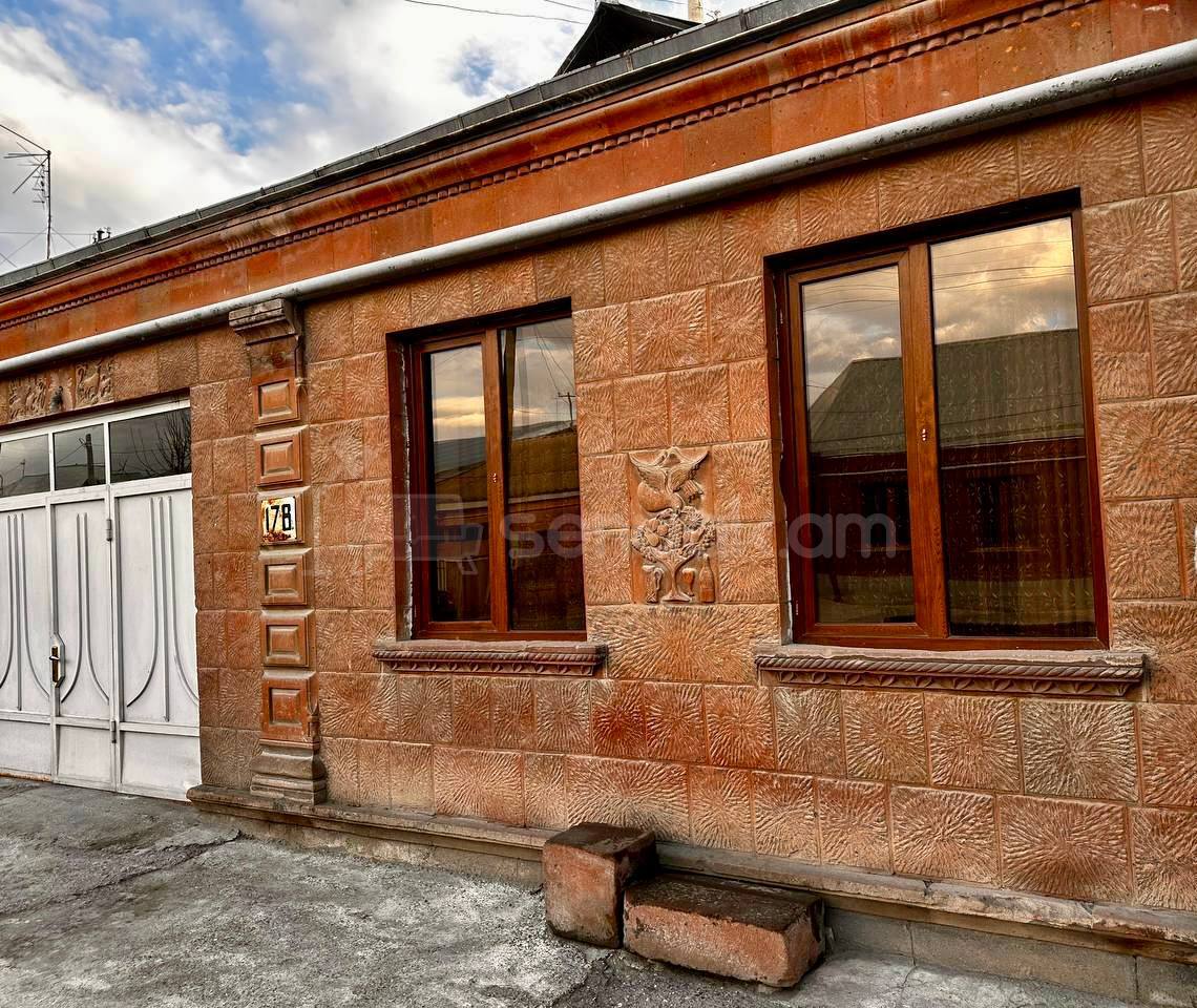 Ազատ նախագծով Սեփական Տուն, 230քմ, Կոսմետիկ Վերանորոգված, Ավտոտնակով