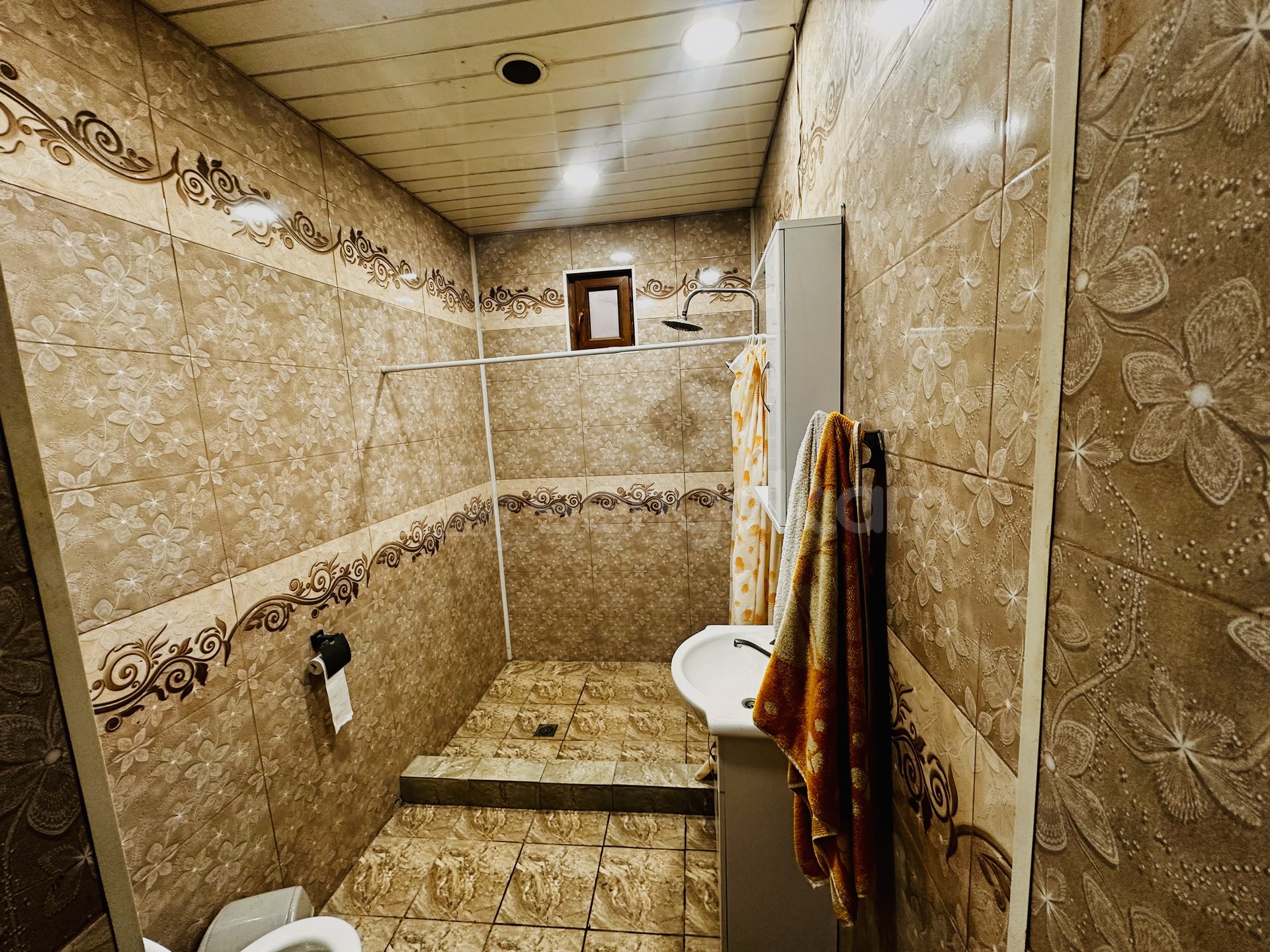 Ազատ նախագծով Սեփական Տուն, 230քմ, Կոսմետիկ Վերանորոգված, Ավտոտնակով