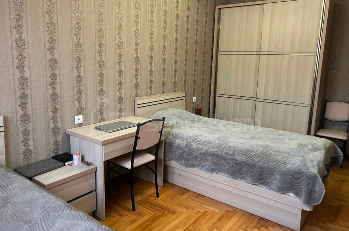 3 Սենյականոց Բնակարան Քարե Շենքում, 91քմ, 2/5 հարկ, Դիզայներական Վերանորոգված