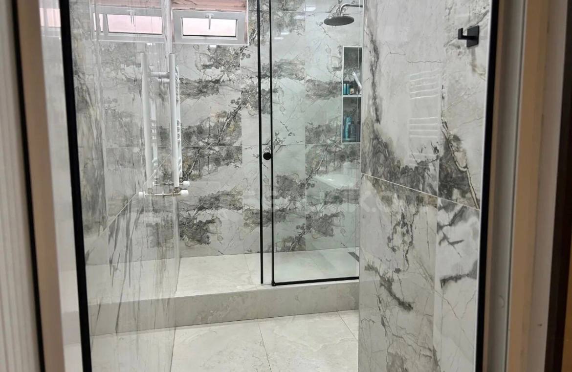 3 Սենյականոց Բնակարան Քարե Շենքում, 91քմ, 2/5 հարկ, Դիզայներական Վերանորոգված