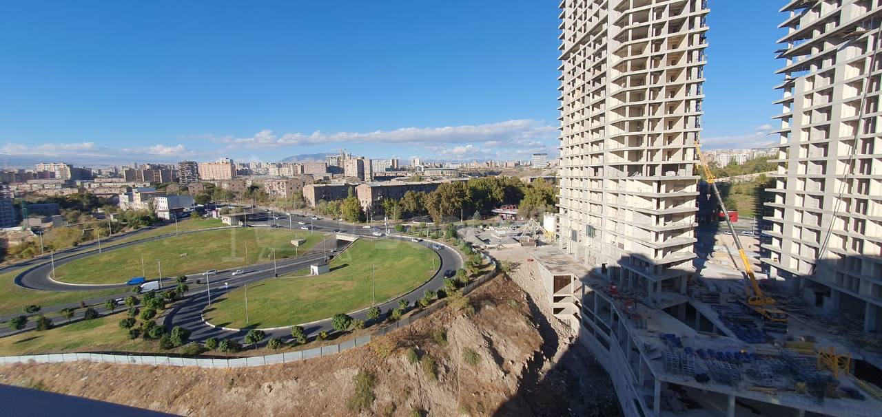 3 Սենյականոց Բնակարան Նորակառույցում, 100քմ, 16/17 հարկ, Կապիտալ Վերանորոգված