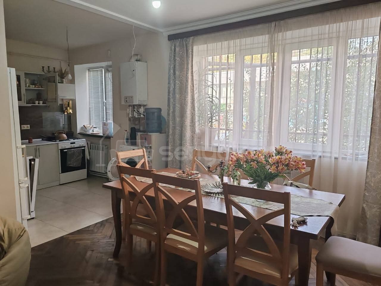 5 Սենյականոց Բնակարան Քարե Շենքում, 109քմ, 1/5 հարկ, Կապիտալ Վերանորոգված