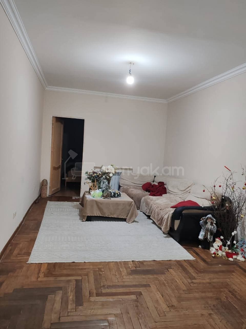 5 Սենյականոց Բնակարան Քարե Շենքում, 109քմ, 1/5 հարկ, Կապիտալ Վերանորոգված