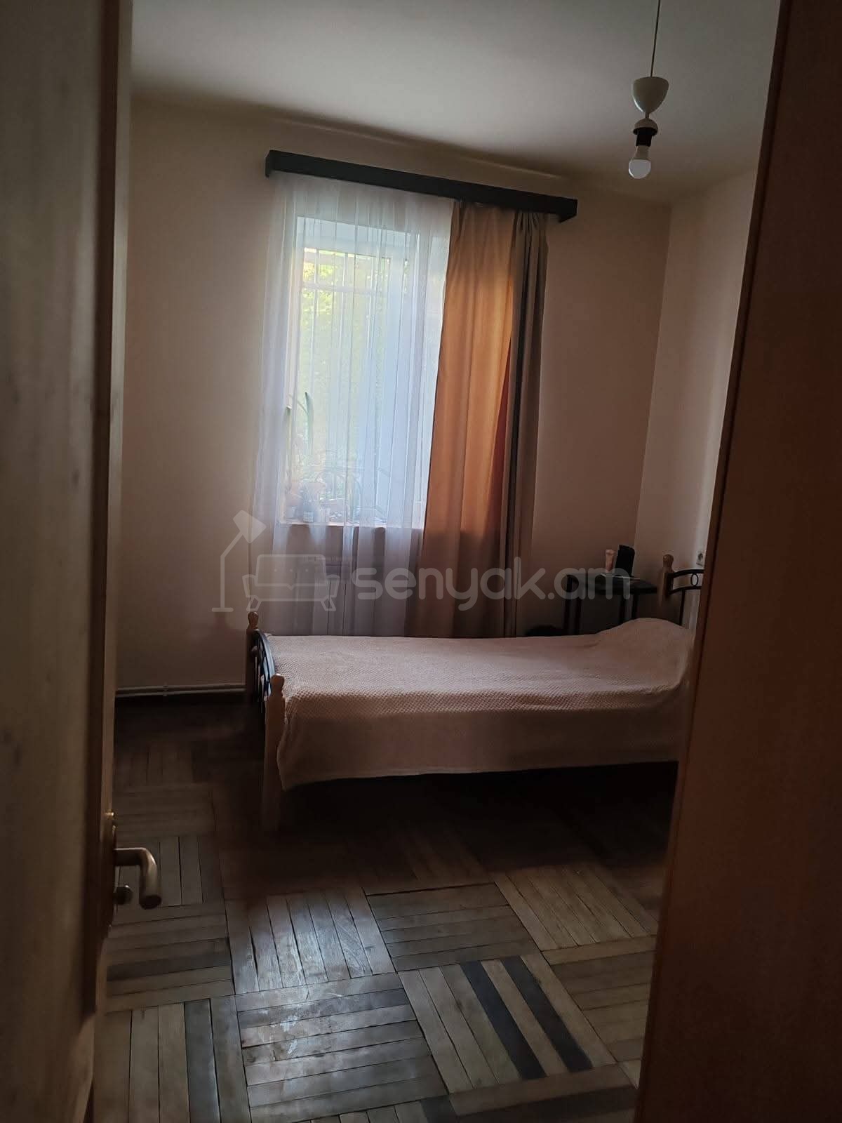 5 Սենյականոց Բնակարան Քարե Շենքում, 109քմ, 1/5 հարկ, Կապիտալ Վերանորոգված