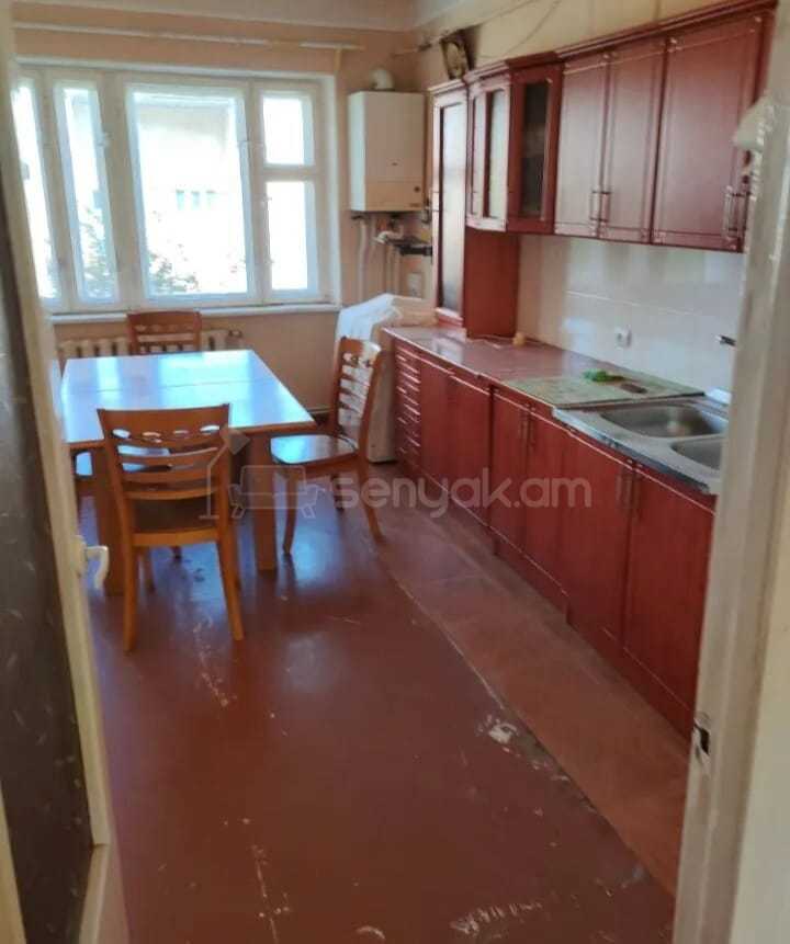 3 Սենյականոց Բնակարան, 85քմ, 2/4 հարկ, Նորմալ Վիճակում