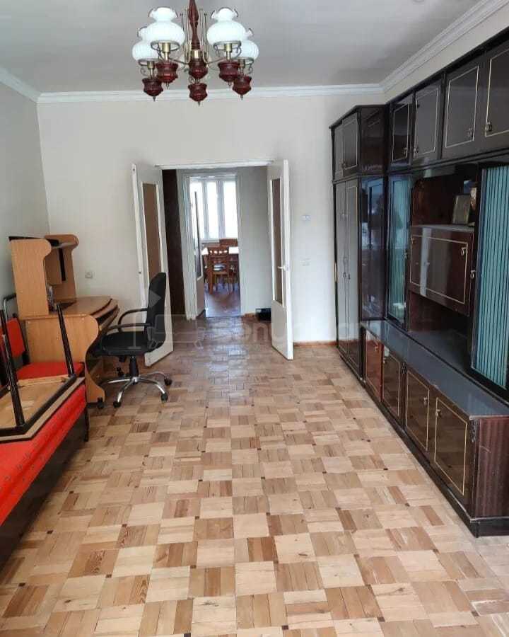 3 Սենյականոց Բնակարան, 85քմ, 2/4 հարկ, Նորմալ Վիճակում