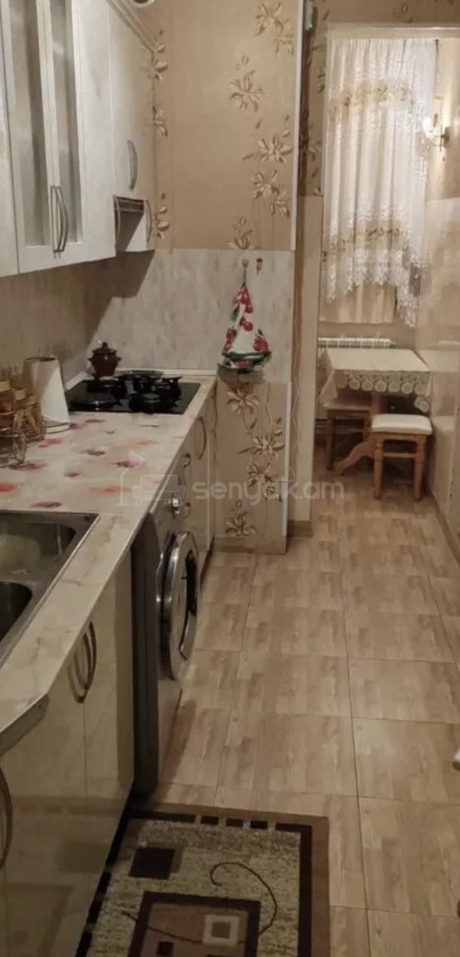 2 Սենյականոց Բնակարան Քարե Շենքում, 52քմ, 2/5 հարկ, Դիզայներական Վերանորոգված, Կահավորված