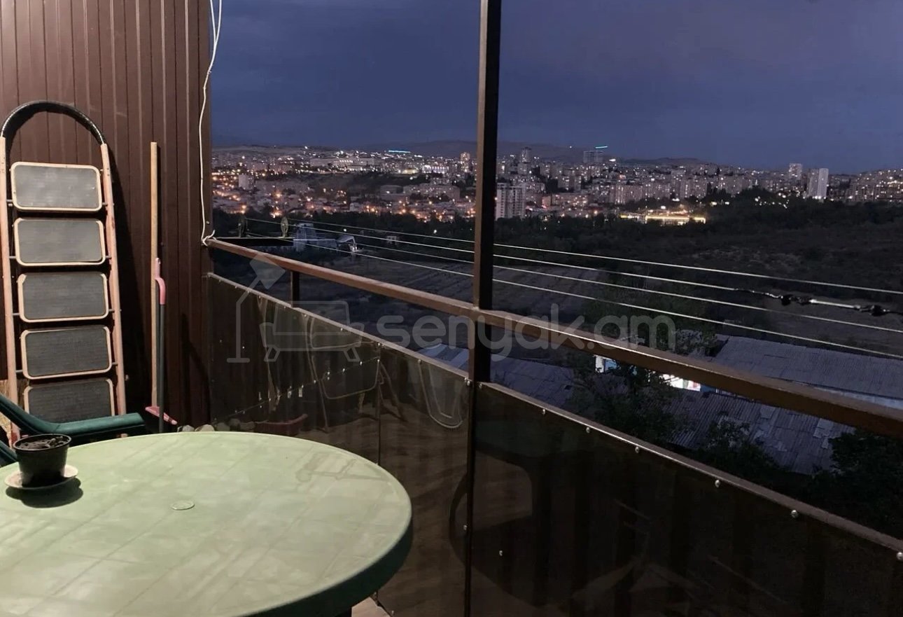 2 Սենյականոց Բնակարան Քարե Շենքում, 62քմ, 4/4 հարկ, Նորմալ Վիճակում, Կահավորված