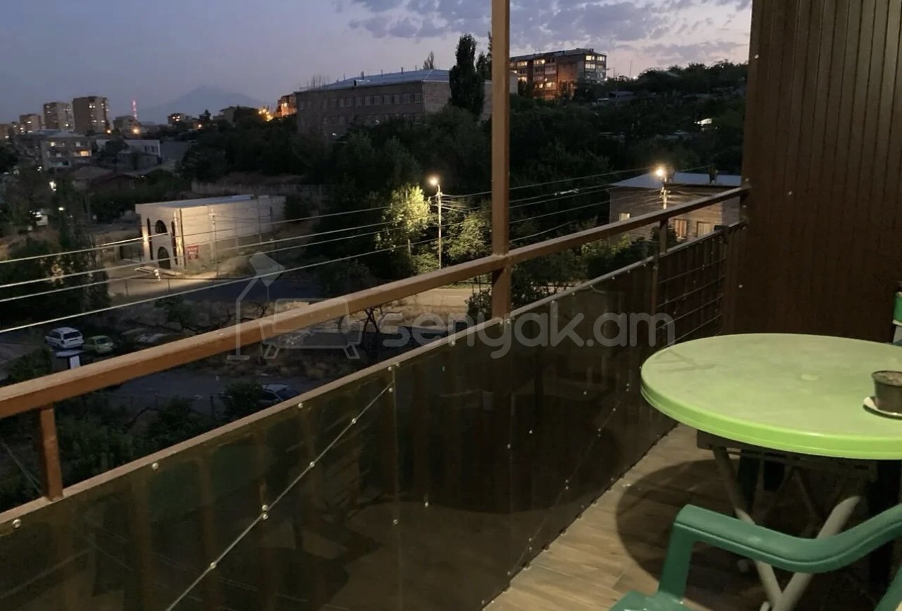 2 Սենյականոց Բնակարան Քարե Շենքում, 62քմ, 4/4 հարկ, Նորմալ Վիճակում, Կահավորված