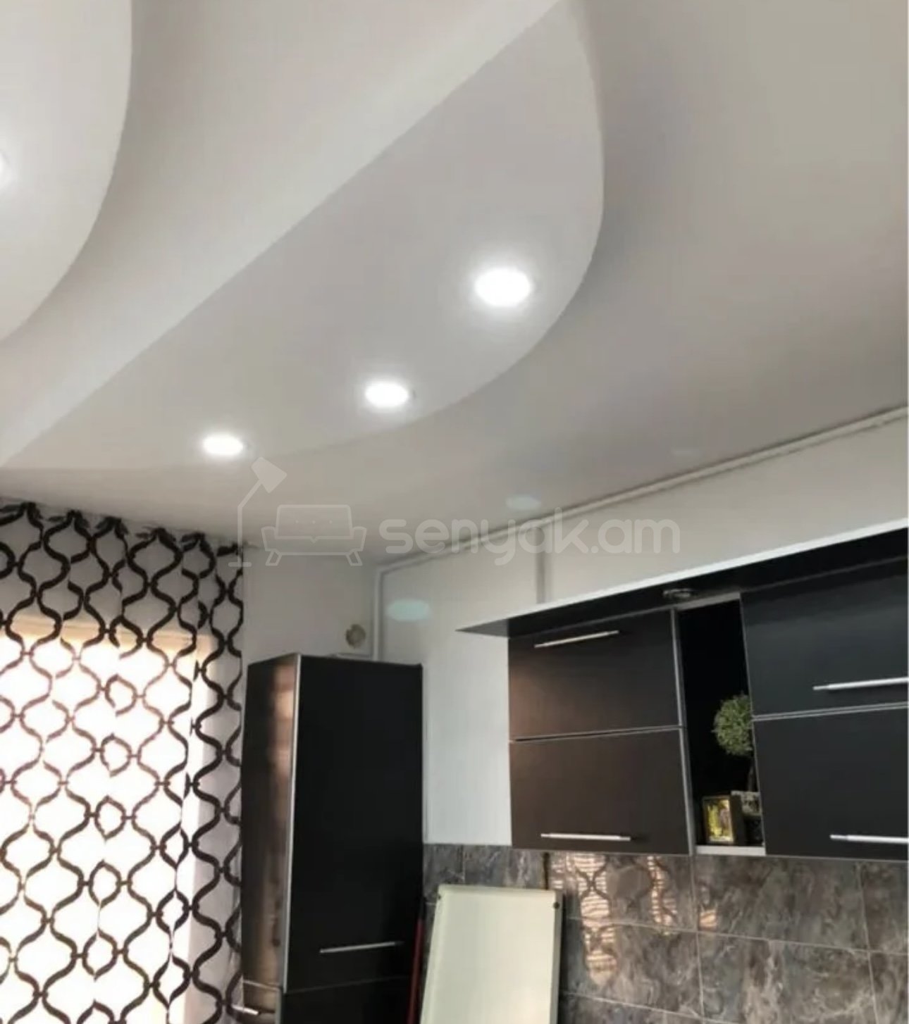 2 Սենյականոց Բնակարան Քարե Շենքում, 77քմ, 4/5 հարկ, Դիզայներական Վերանորոգված, Կահավորված